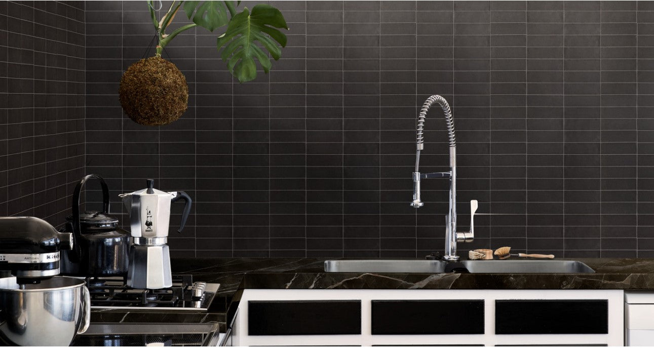 Kent Nero Matt 50x150mm 2